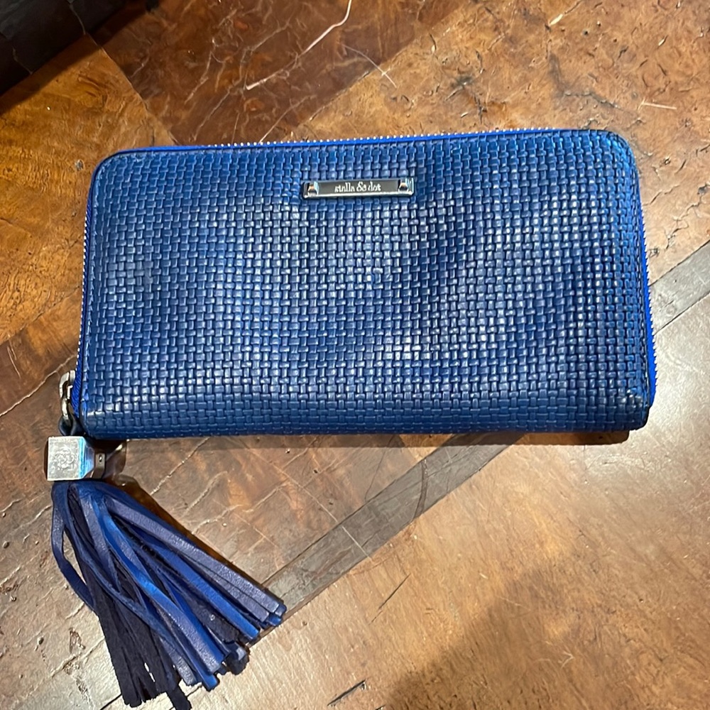 Stella & Dot cobalt blue leather Mercer wallet.